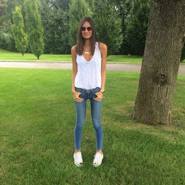 Yasemin Ergene çocuklarıyla podyumda