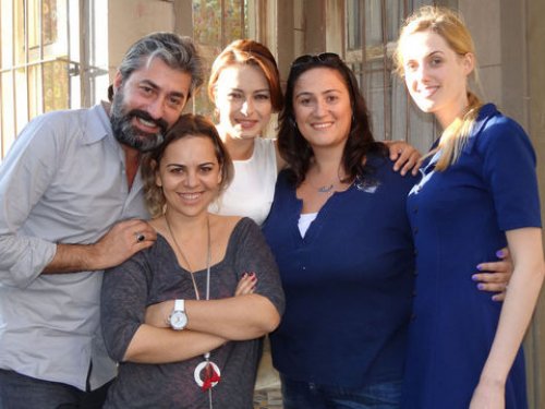 'Öyle Bir Geçer Zaman Ki'nin seti