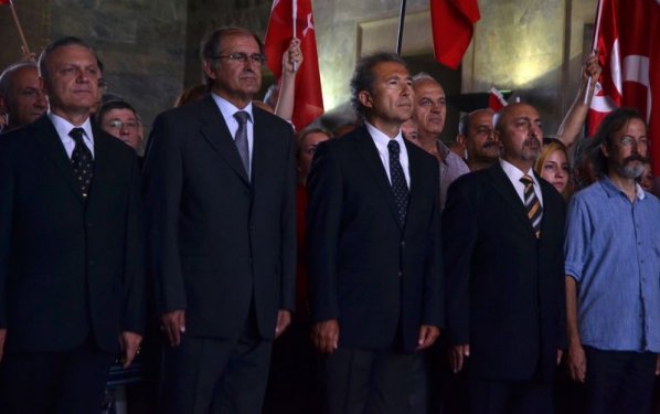 Balyoz sanıkları Anıtkabir'i ziyaret etti