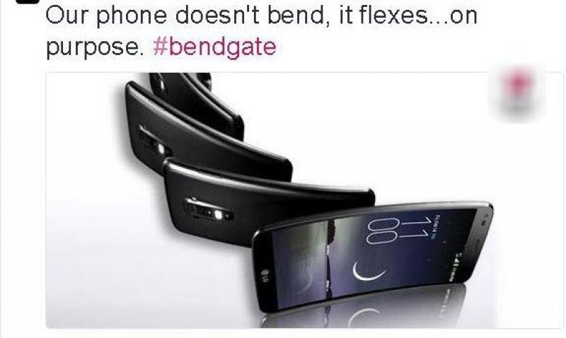 Bükülebilen iPhone 6 alay konusu oldu