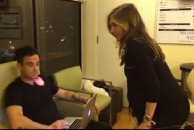 Ayda Field doğuma topuklu ayakkabıyla girdi