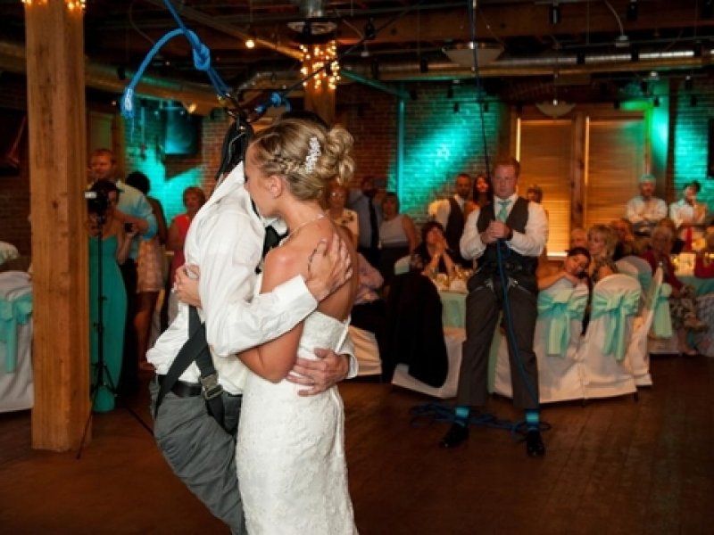 Belden aşağısı felç olan damattan geline güzel sürpriz