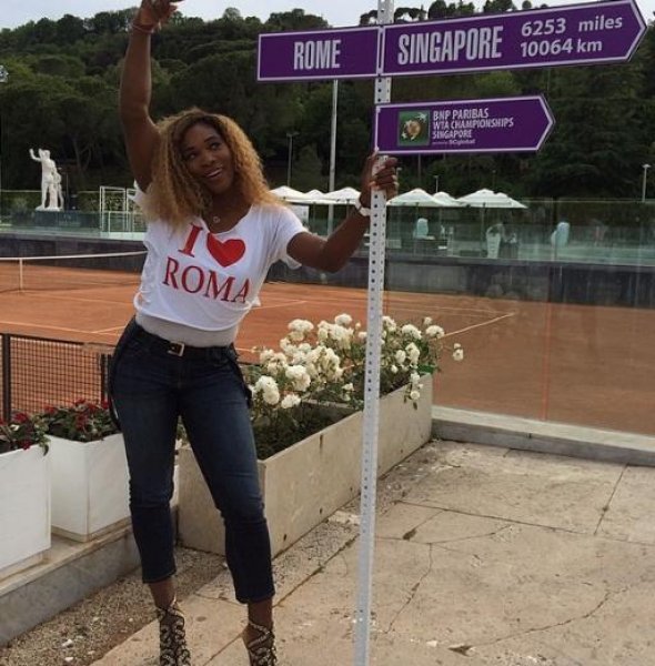 Tenis kortlarının yıldızı Serena Williams iç çamaşır mankeni oldu 