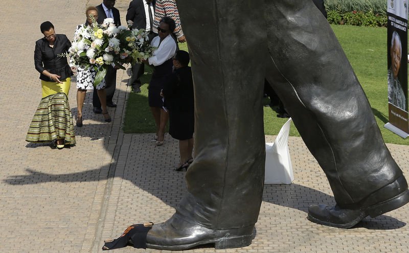 Güney Afrika'da Nelson Mandela anıldı