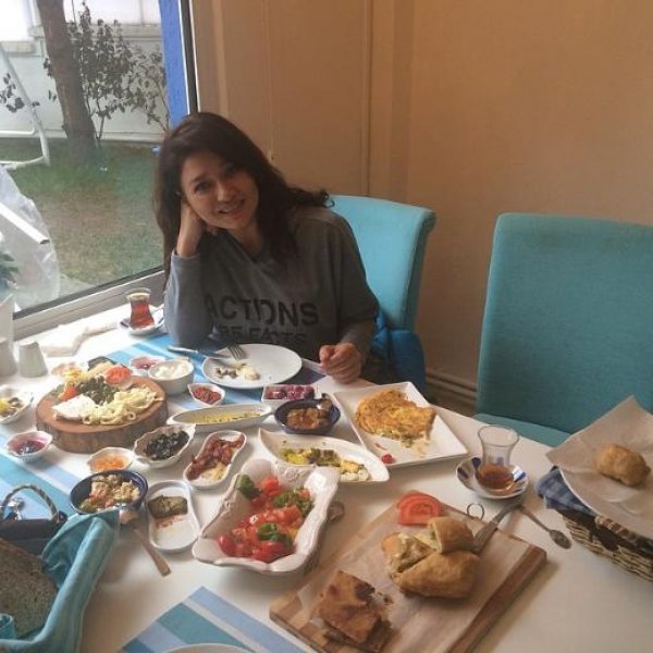 Ünlülerin objektifinden 4 Şubat Instagram paylaşımları 