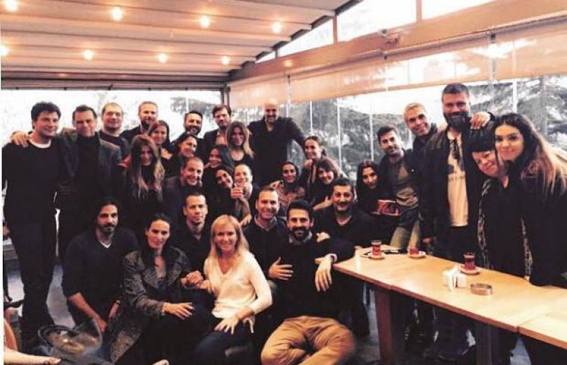 Kıvanç Tatlıtuğ gözyaşlarını tutamadı 