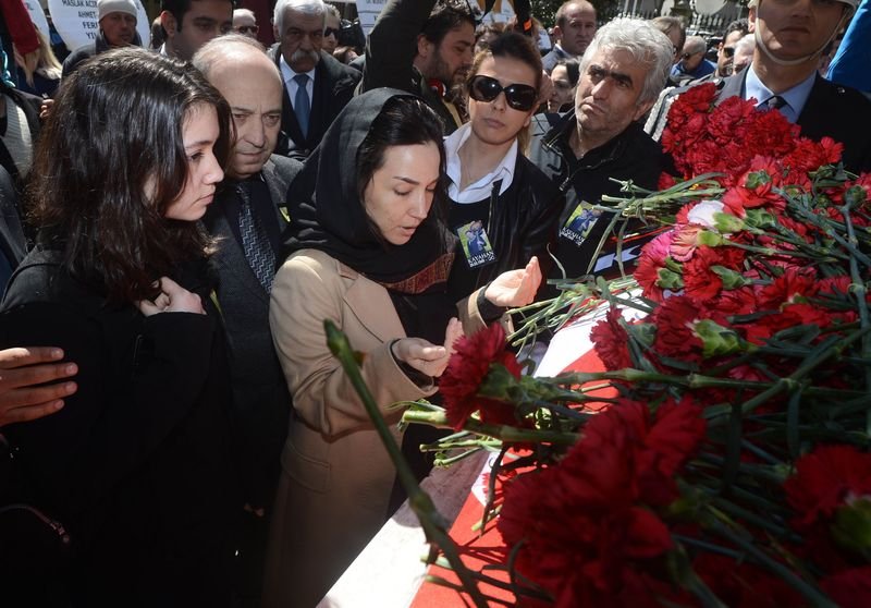 Kayahan son yolculuğuna uğurlandı