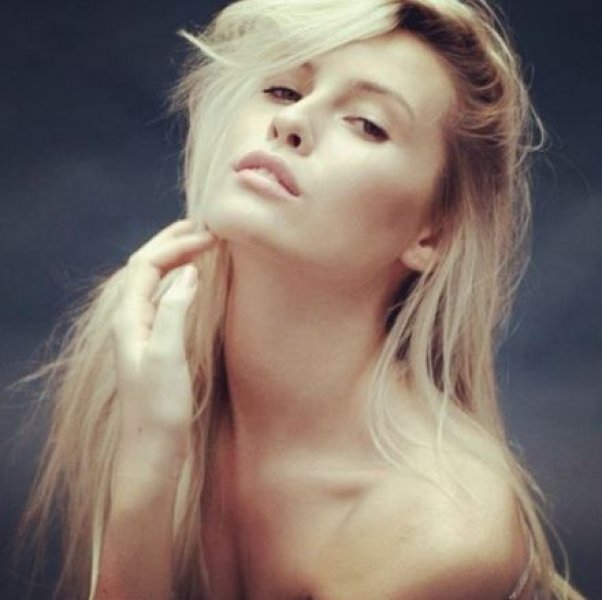 Chloe Loughnan: Kendi paramı kazanmak istiyorum