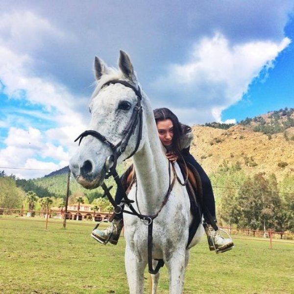 Neslihan Atagül ve Kadir Doğulu tatilde