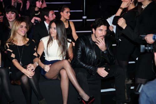 Eda Taşpınar IFV defilesinde bacak şovu yaptı