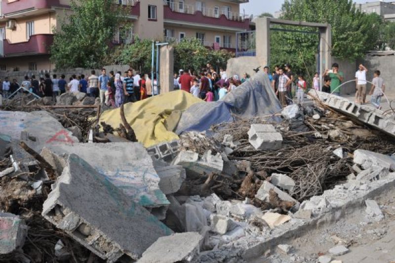 HDP'liler Cizre'ye akın etti