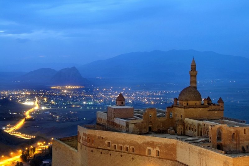 İshak Paşa Sarayı'ndan kış manzarası 