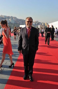 Altın Kelebek'e damga vuran bacak dekoltesi