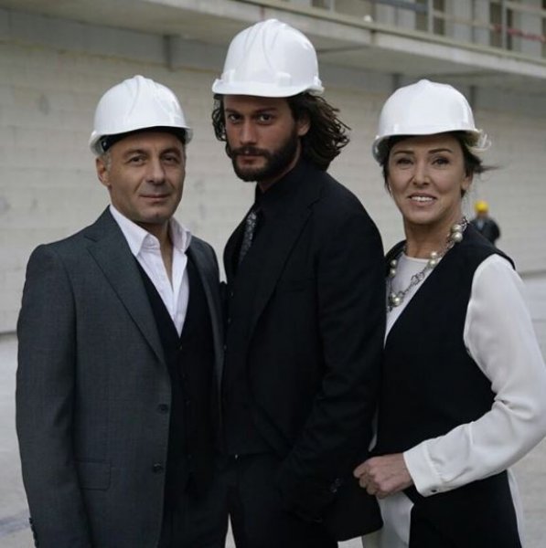 Yeşilçam'ın değişmeyen güzeli: Müge Akyamaç