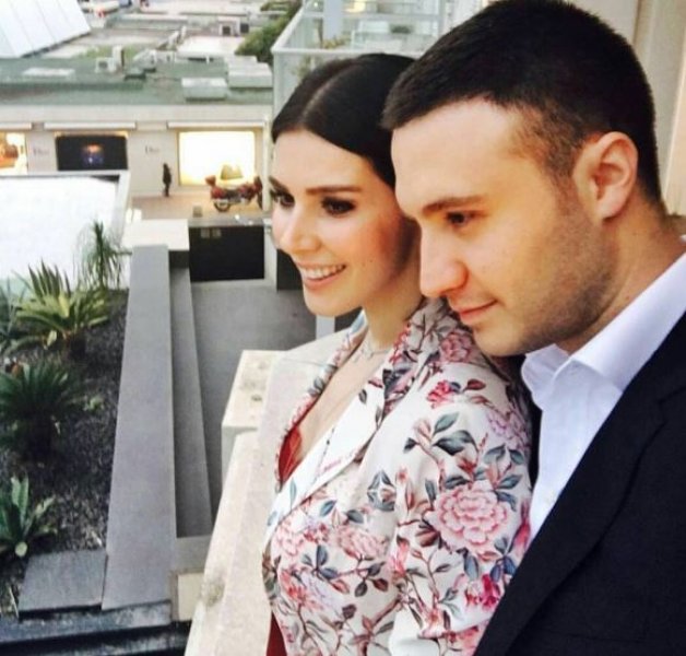 Hatice Şendil'den hamilelik pozu 