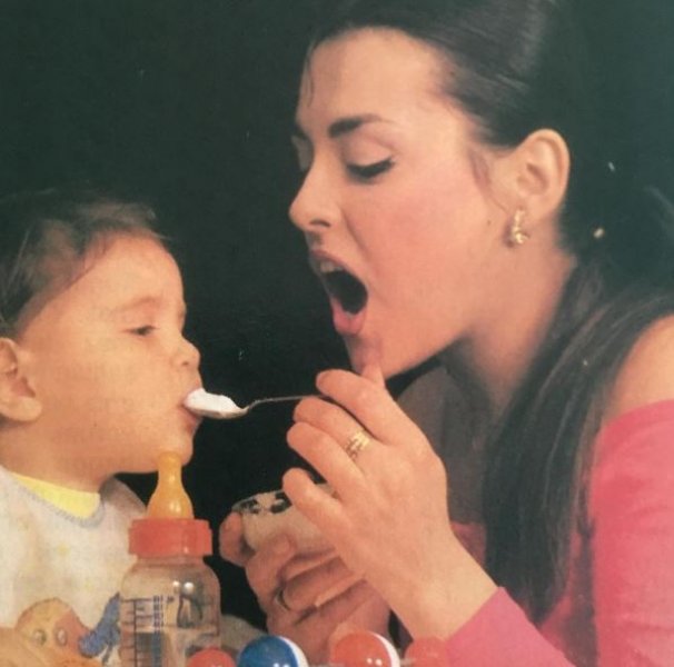 Aydan Şener bikinili fotoğrafını paylaştı