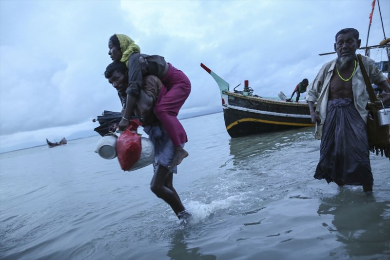 200 bin Arakanlı çocuk ölüm riski altında