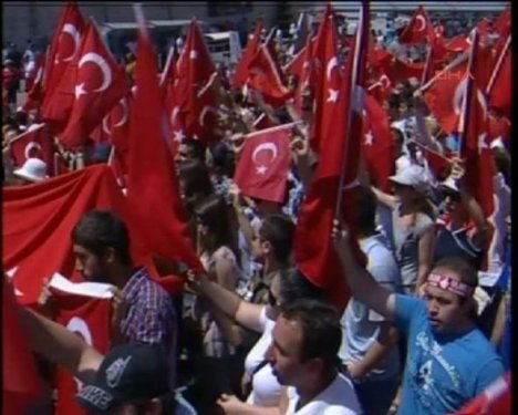 Türkiye şehitlerini andı