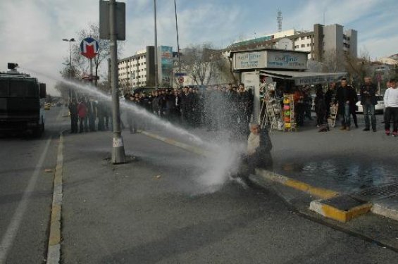 DHKP-C gözaltılarını protesto etmek isteyenlere müdahale
