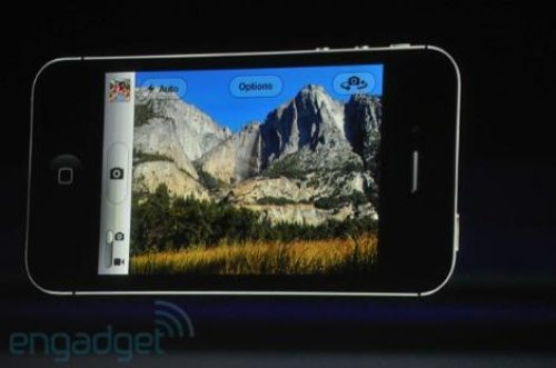 Apple iPhone 4S'i tanıttı