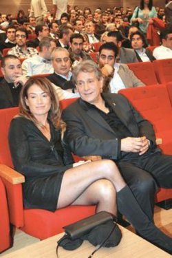 Çocuğu yaşındakilerle aşk yaşayan ünlüler