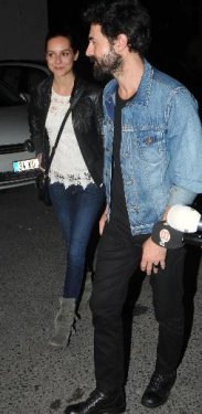 Kıvanç Tatlıtuğ Ahmet Kaya şarkıları söyledi