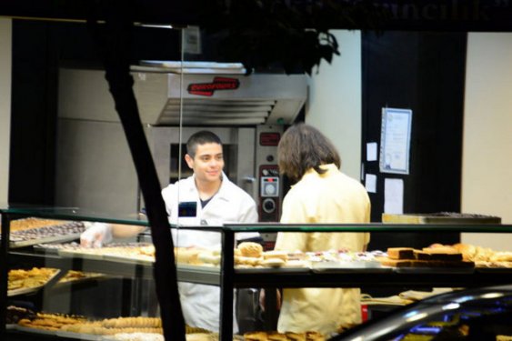 Ameliyatla erkek olan oyuncu Rüzgar Erkoçlar sessizliğini bozdu