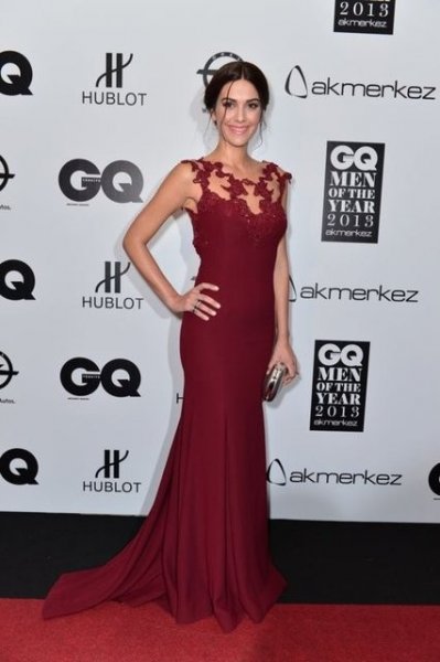 Bergüzar Korel'i ağlatan sürpriz