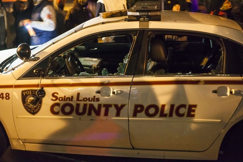 ABD'de siyahi genci öldüren polis yargılanmayacak