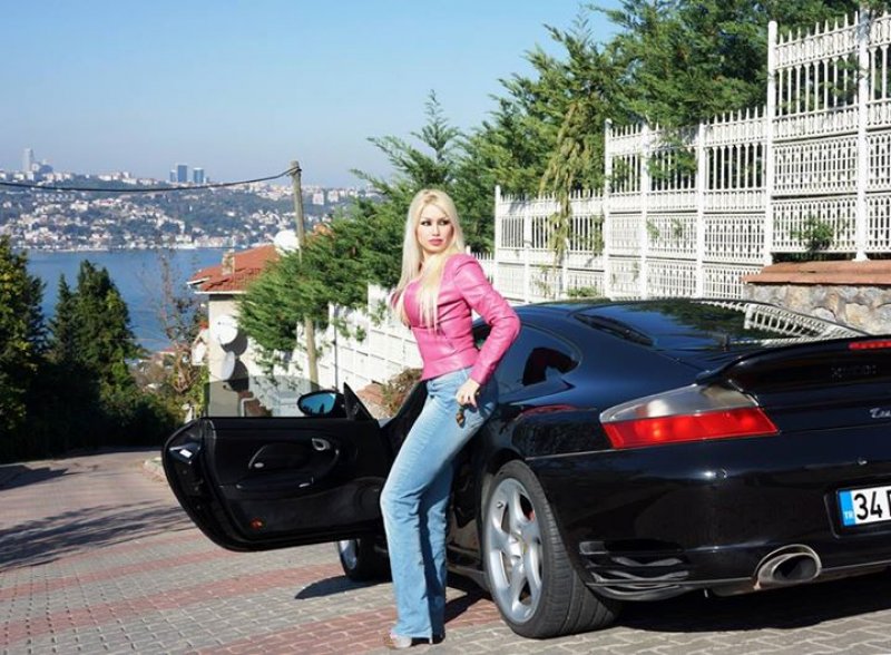 Adnan Hoca'nın kediciği Gülşah Güçyetmez