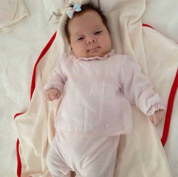 Demet Akalın'ın kızı Hira 1 yaşına girdi