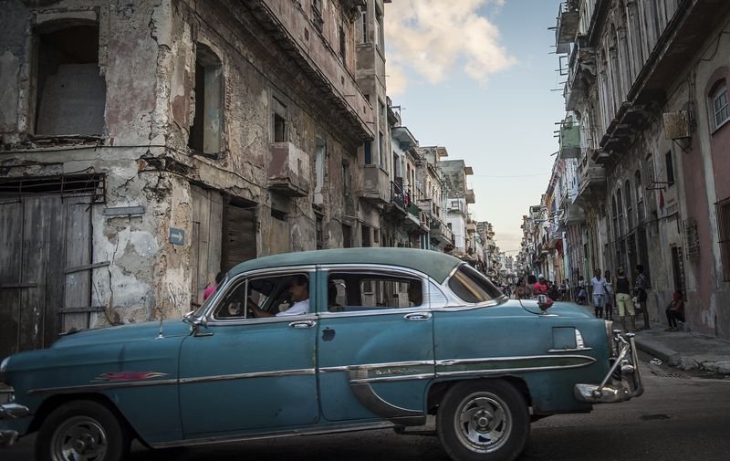 Apple devrimcilerin ülkesi Küba'ya girdi