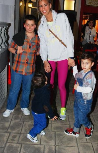 Emre Altuğ'dan Çağla Şikel'e 'öksüz kaldım' iması