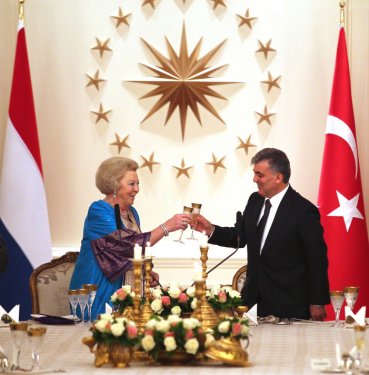 Gül'den Kraliçe Beatrix onuruna yemek