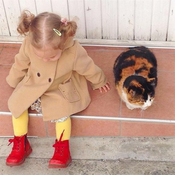 Meryem Uzerli kızı Lara'nın yüzünü gösterdi 