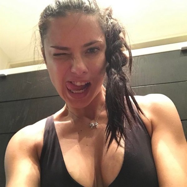 Ünlü model Adriana Lima'dan Türkiye'ye mesaj
