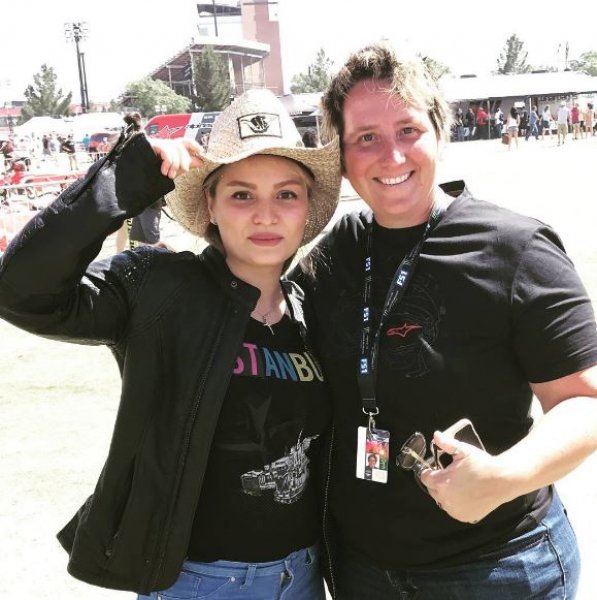 İranlı kadın motosikletçi yasakların kalkmasını istiyor