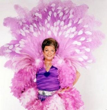 Bülent Ersoy ve Zeki Müren dudak dudağa