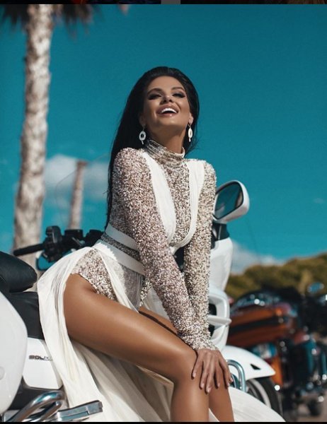 Almeda Abazi'nin bebeği göründü 