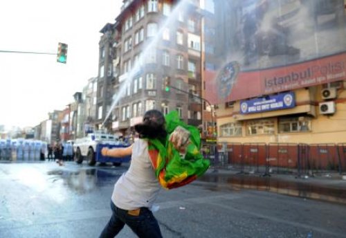 Taksim ve Yüksekova'da Hatip Dicle gerginliği