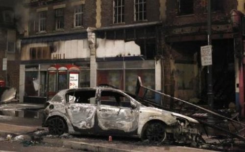 Londra'yı ateşe verdiler