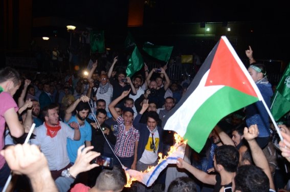 Levent'te İsrail Büyükelçiliği önünde eylem