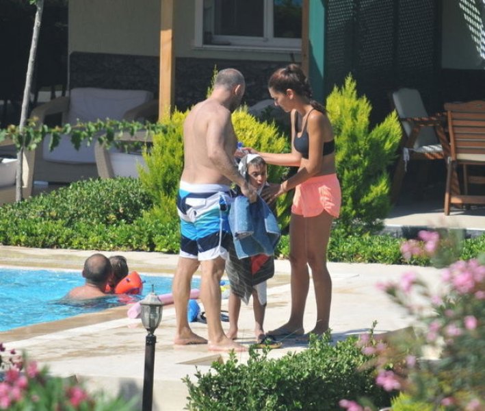 Bergüzar Korel'i ağlatan sürpriz