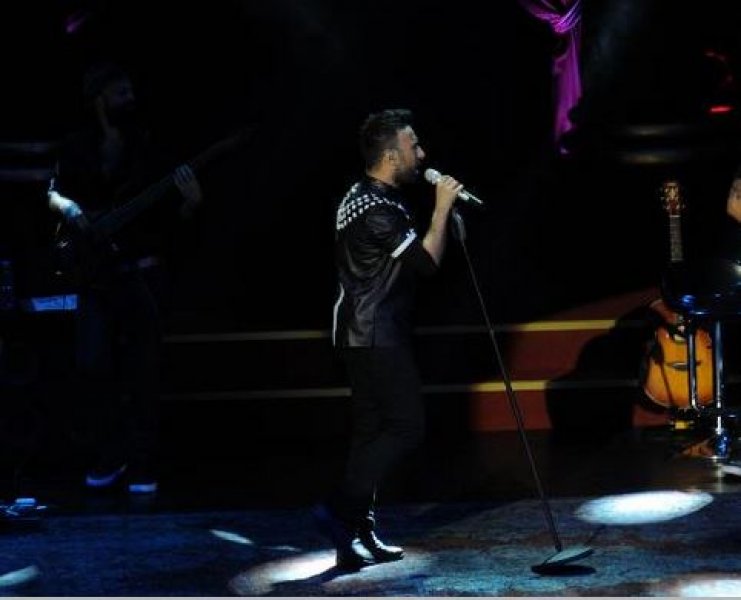 Yağmur altında Tarkan konseri