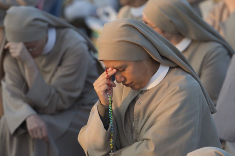 İspanya'da toplu günah çıkarma seansı
