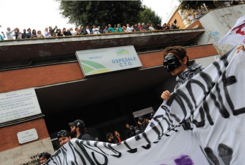 İtalya'da kemer sıkma eylemi