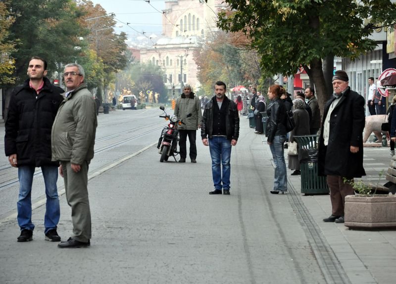 Saat 9'u 5 geçe Türkiye'de hayat durdu