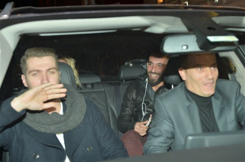 Arda Turan ile Burcu Esmersoy Nişantaşı'nda görüntülendi