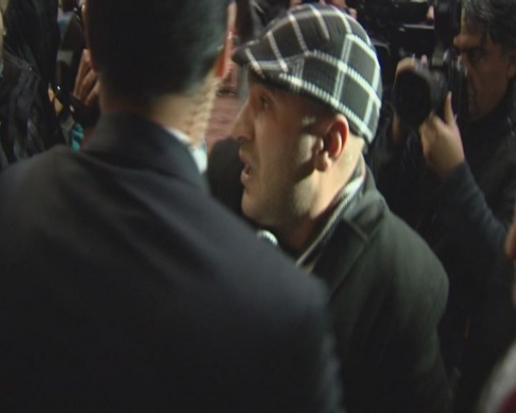 Kılıçdaroğlu'na ayakkabı fırlattılar