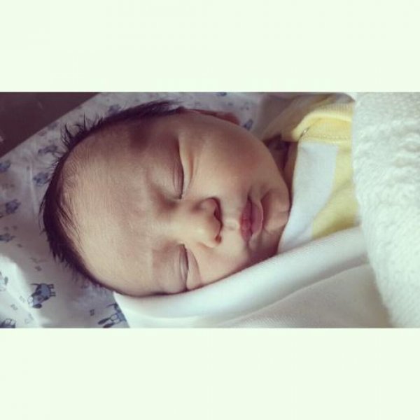 Ünlülerin objektifinden 4 Şubat Instagram paylaşımları 